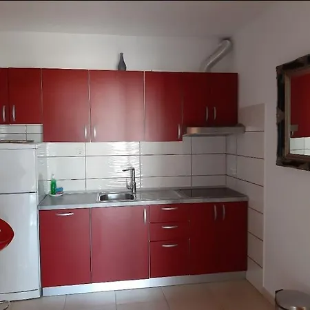 Spacious Apartment, Tania Apartment *