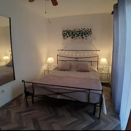 Spacious Apartment, Tania *