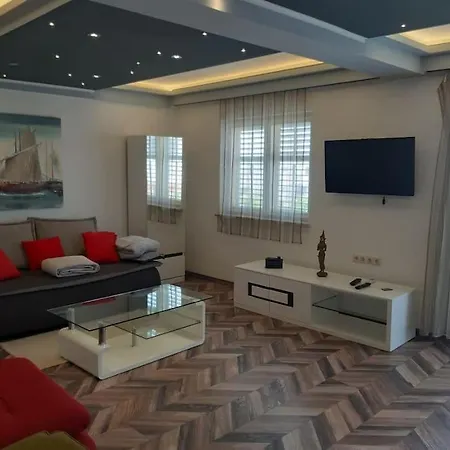 Daire Spacious Apartment, Tania *