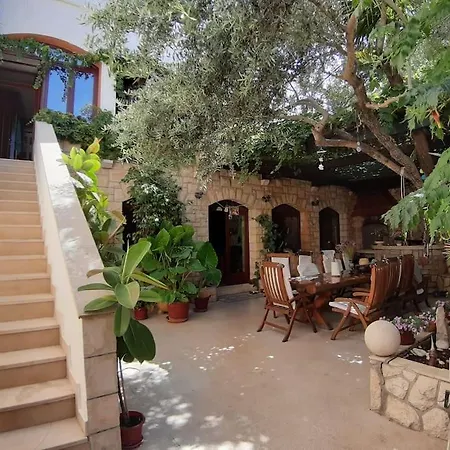 Daire Spacious Apartment, Tania