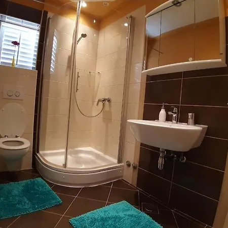 Spacious Apartment, Tania *